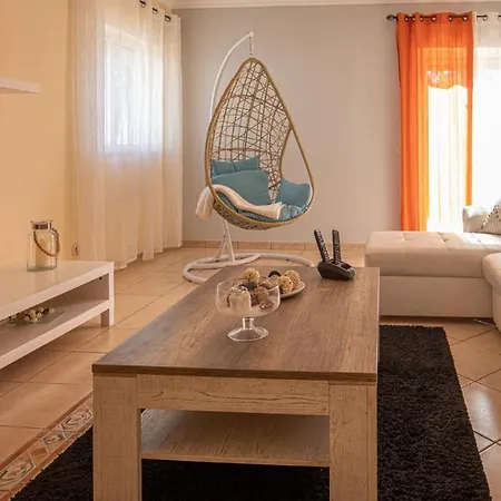 Da Encosta - Private - Heated Swimming Pool - By Bedzy Villa *