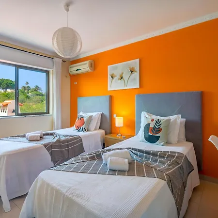 Da Encosta - Private - Heated Swimming Pool - By Bedzy Villa