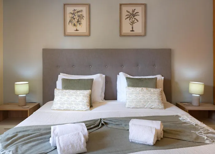 Da Encosta - Private - Heated Swimming Pool - By Bedzy Villa *