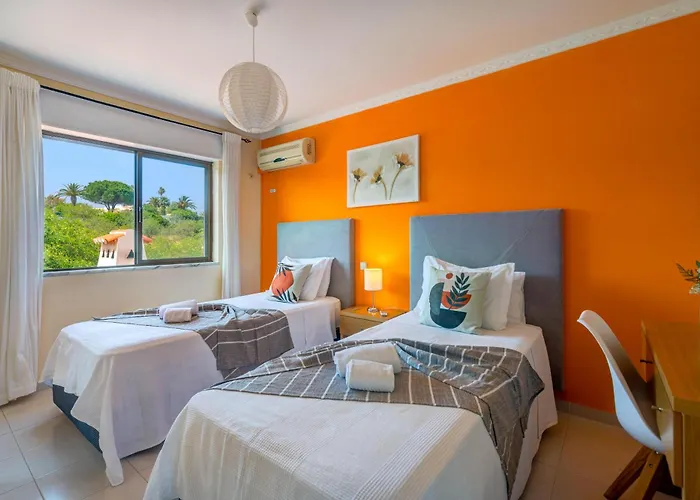 Da Encosta - Private - Heated Swimming Pool - By Bedzy Villa