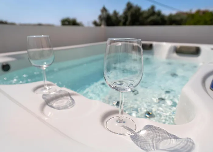 Da Encosta - Private - Heated Swimming Pool - By Bedzy *