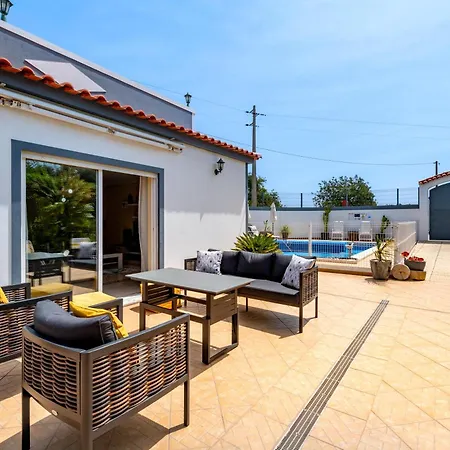 Da Encosta - Private - Heated Swimming Pool - By Bedzy Villa *