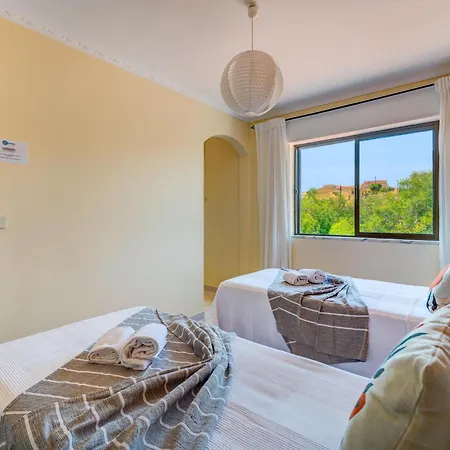 Da Encosta - Private - Heated Swimming Pool - By Bedzy Villa