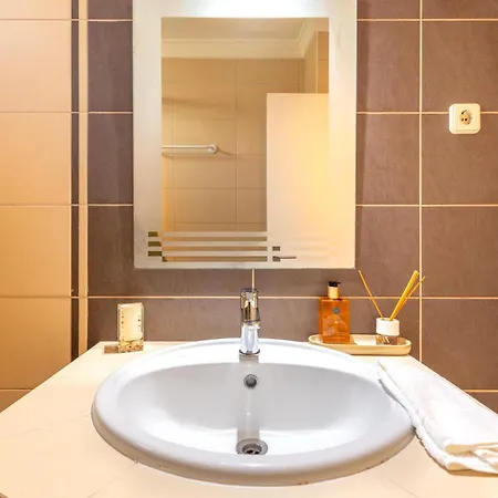 Villa Da Encosta - Private - Heated Swimming Pool - By Bedzy *